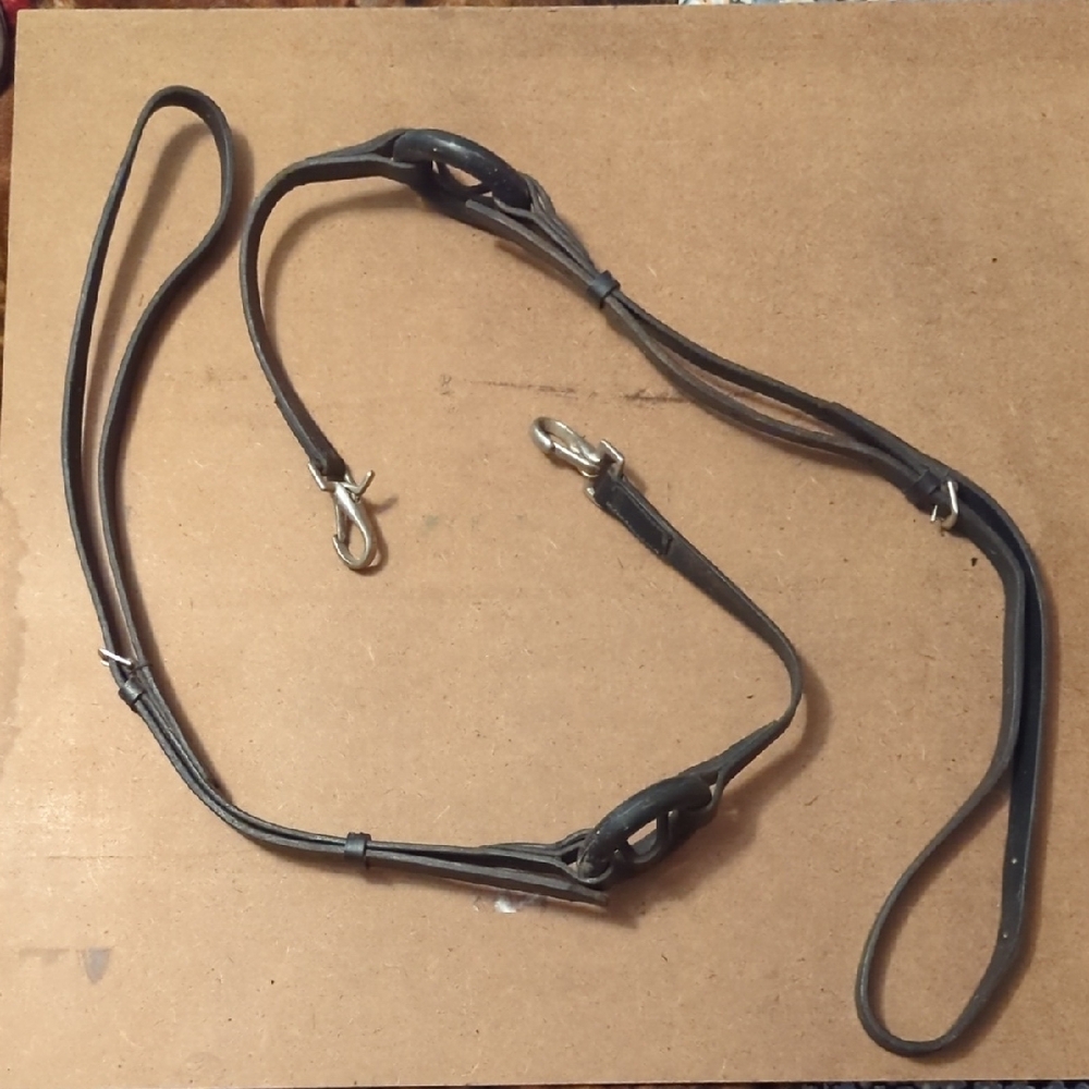 Black Leather Side Reins